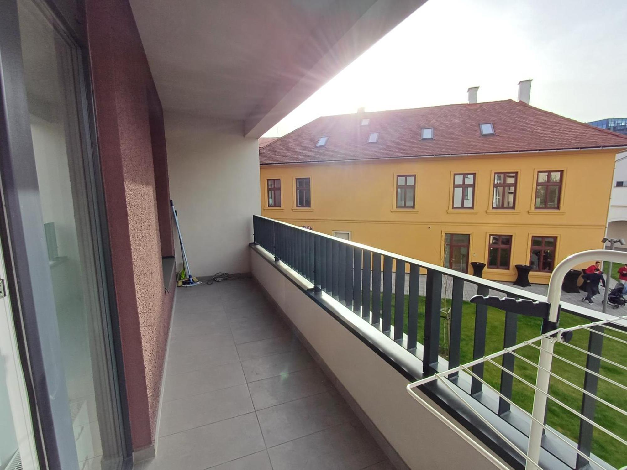 Entrez Apartment Mlynska Basta - Kosice Old Center Luaran gambar